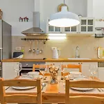 Sea View Apartment Beatrice By Irundo