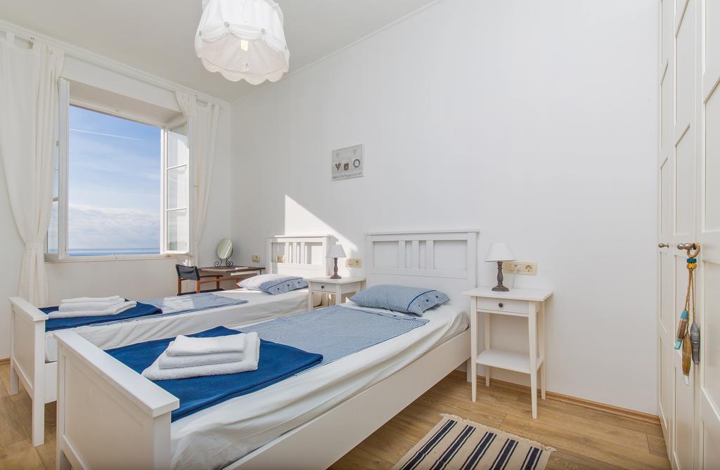 Apartment Sea View Beatrice By Irundo